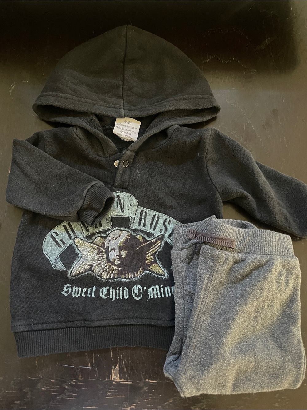 Guns N' Roses 'Sweet Child O' Mine' Black Hoodie - Kids 3-6 mos